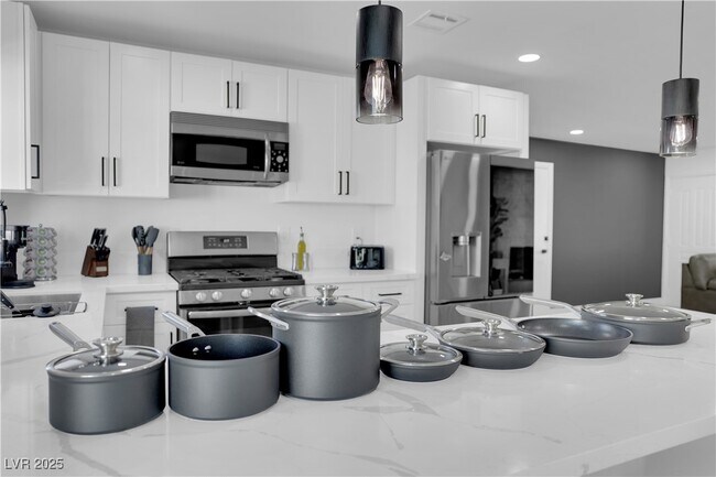 Building Photo - 1705 Battle Creek Cir