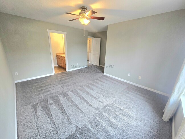 Building Photo - 17923 SW Niks Dr