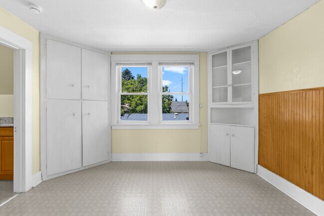 Building Photo - FRANR01
