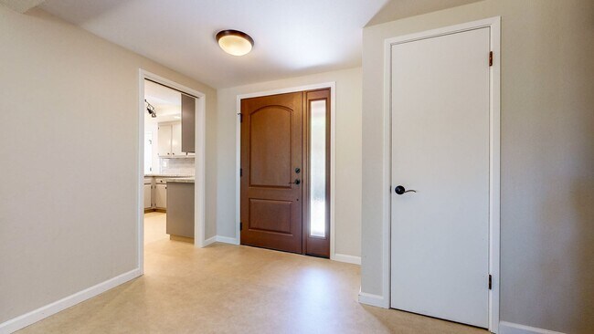 Building Photo - Rincon Valley Single Level, Landscaper Included!