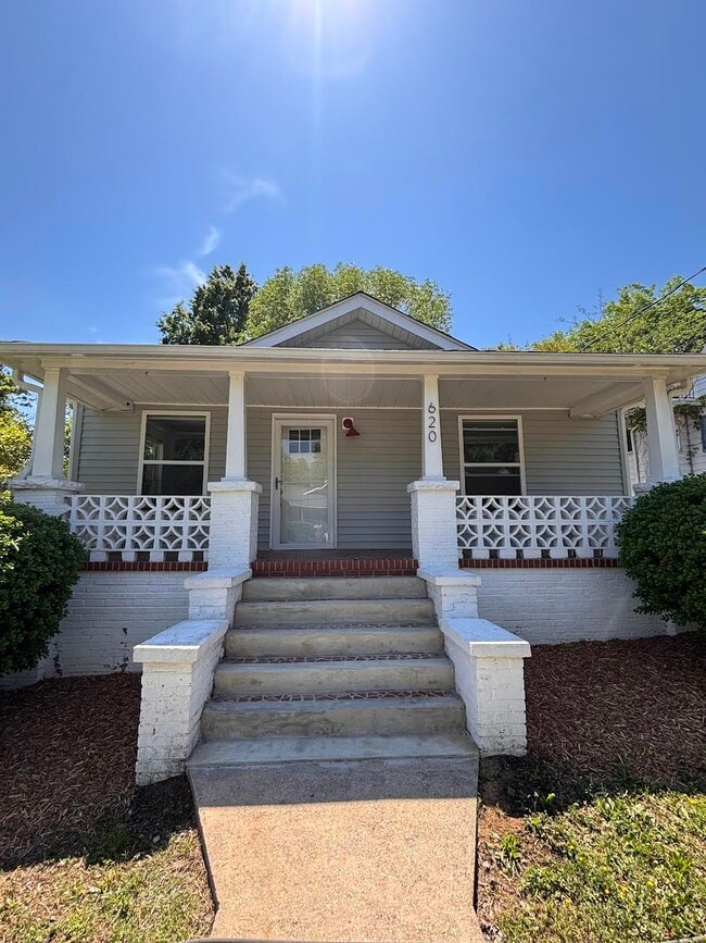 Building Photo - 620 Massey Ave