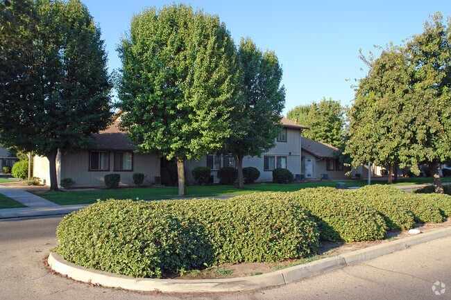 Building Photo - Huntlee House Apartments