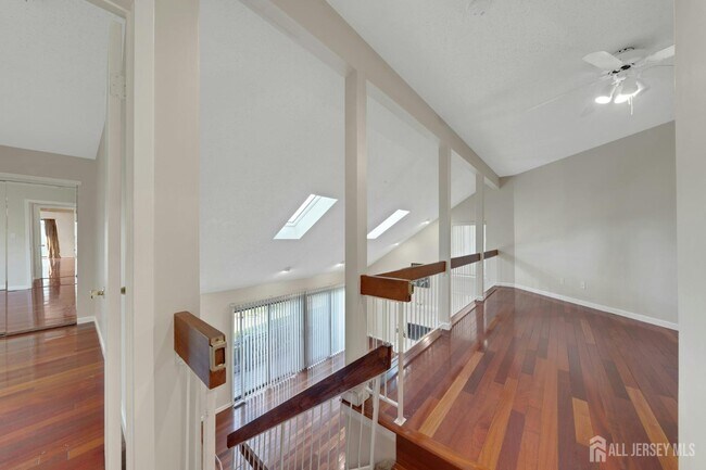 Building Photo - 148 Linda Ln