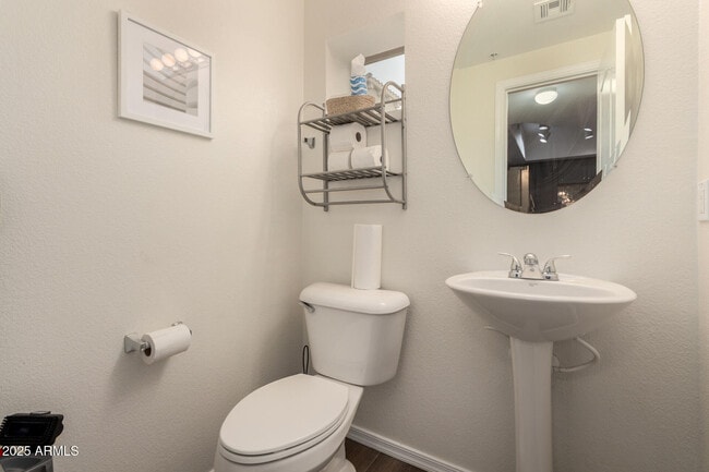 Building Photo - 240 W Juniper Ave