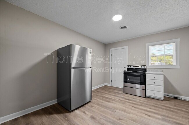 Building Photo - 2501 St Andrew St