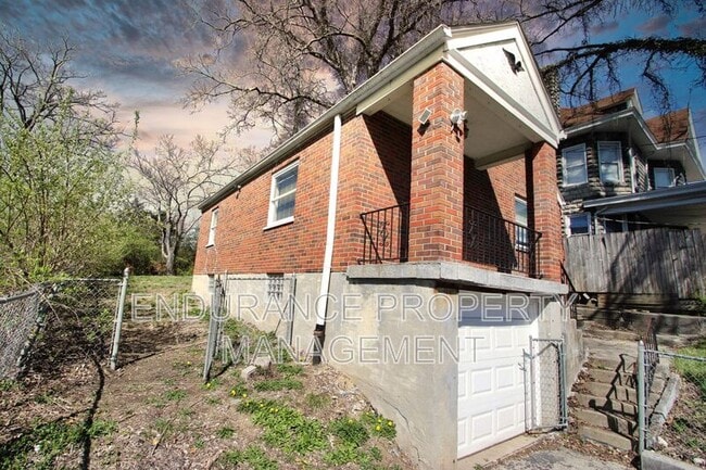 Building Photo - 937 Grand Ave