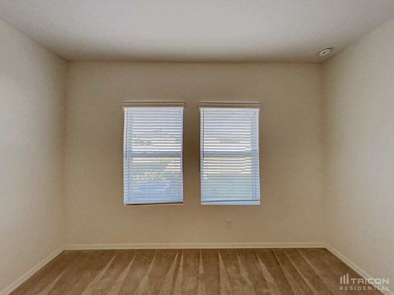 Building Photo - 2949 Deerberry Ln