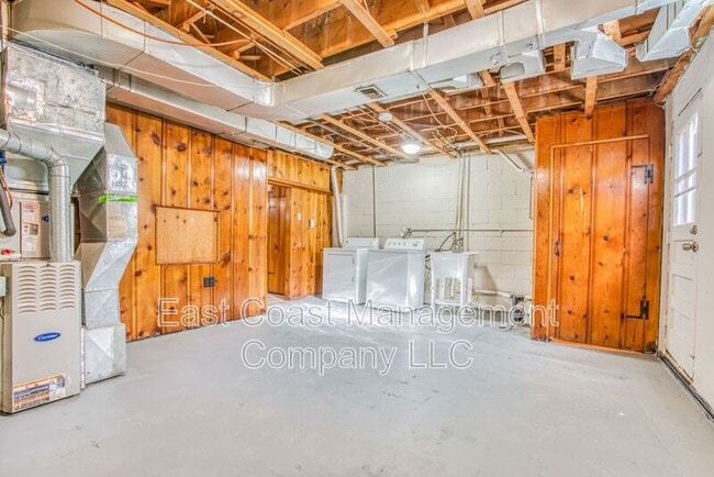 Building Photo - 6149 Dunroming Rd