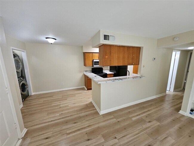 Building Photo - 12955 Woodforest Blvd