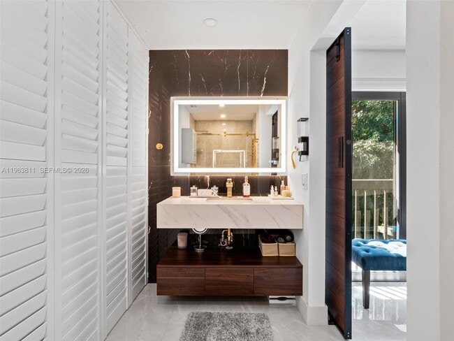 Building Photo - 2553 NW 42nd Ave