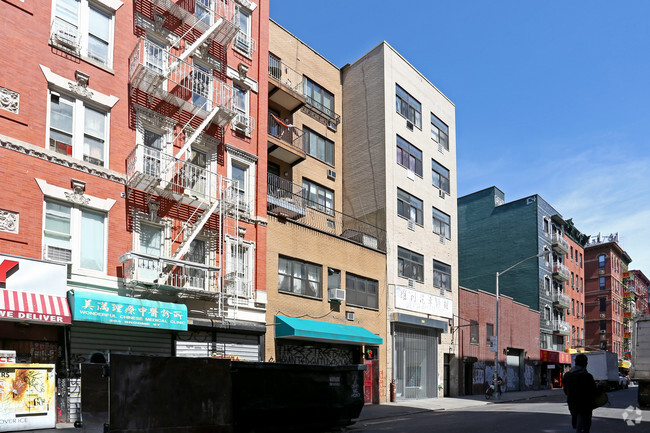 Building Photo - 302 Broome St