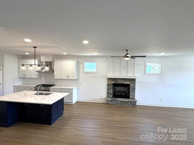 Building Photo - 8078 Blackwood Rd