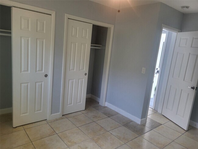 Building Photo - 6226 Miramar Pkwy