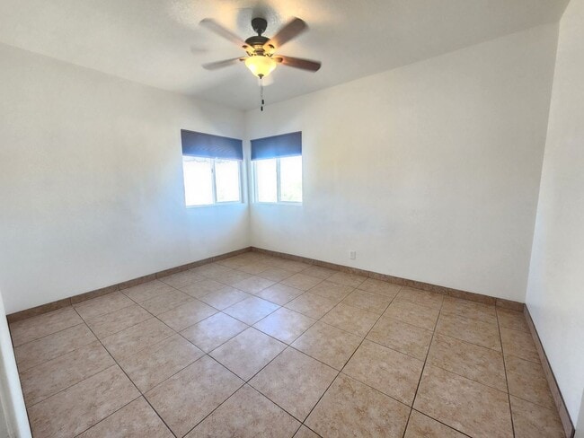 Building Photo - Beautiful 2 Bedroom on 2 1/2 Acres