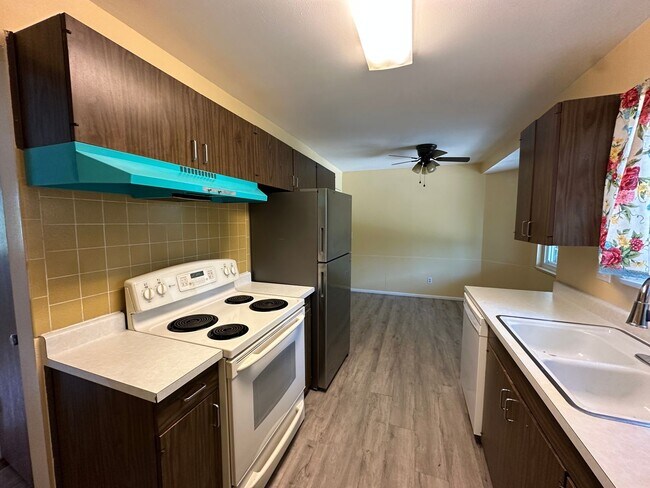 Building Photo - 4503 Montebello Dr