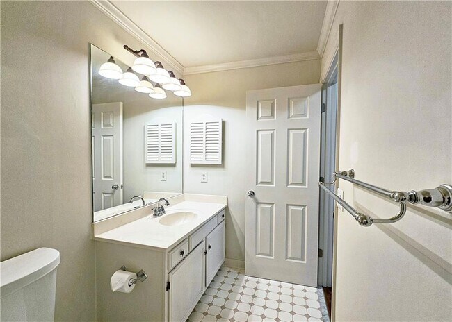 Building Photo - 5652 River Oaks Pl NW