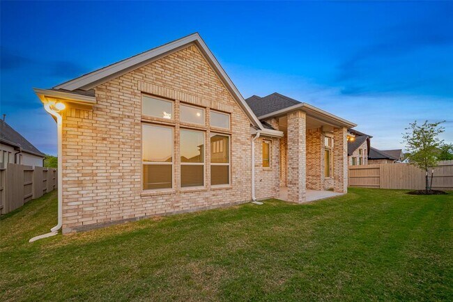 Building Photo - 5106 Blooming Hibiscus Ln
