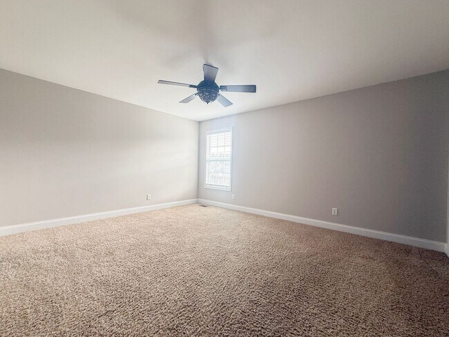 Building Photo - Pet-Friendly One-Level Home with Fenced Yard, Garage & Stainless Steel Appliances