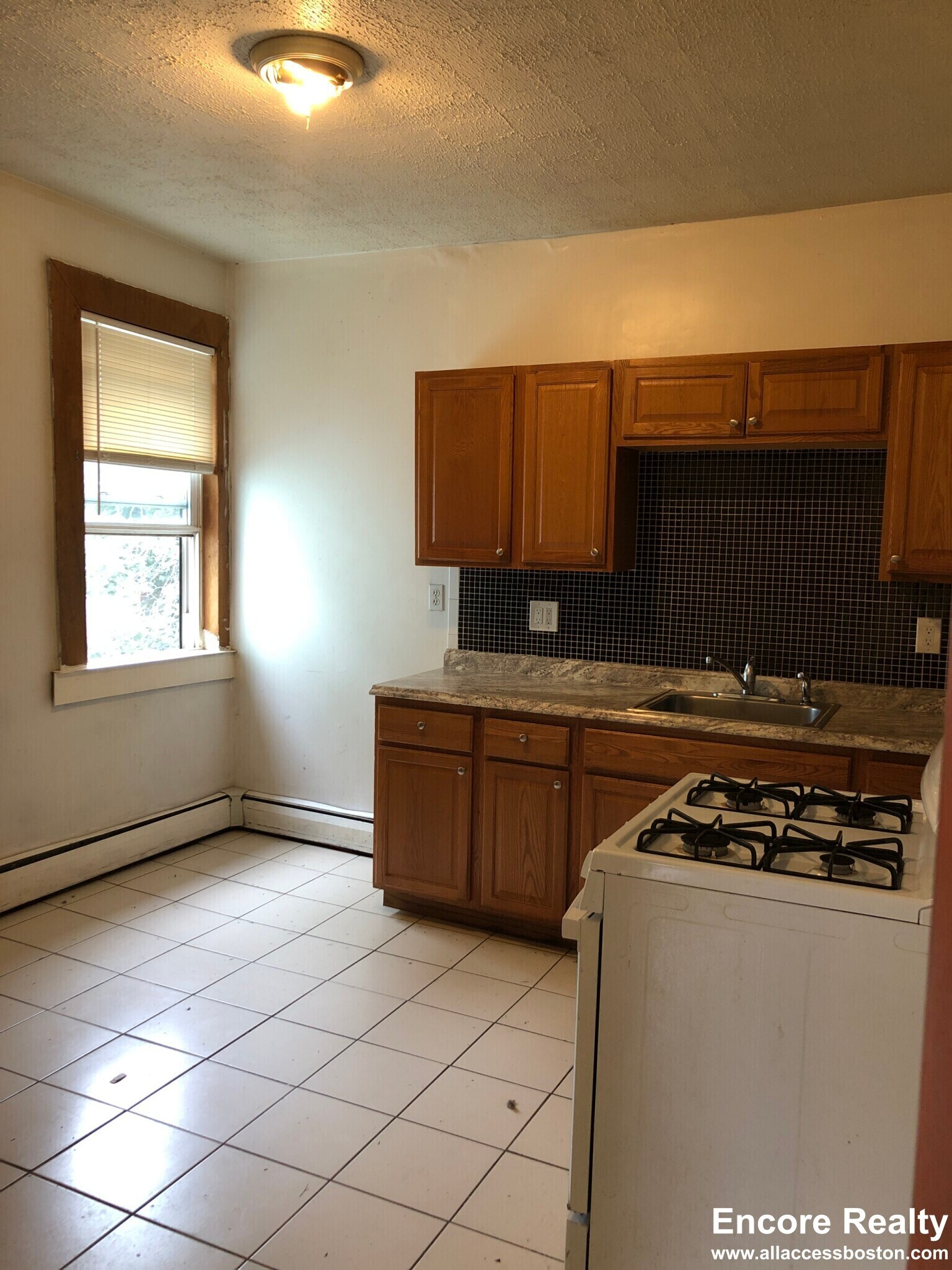Building Photo - 8-10 Oakland St. Unit 3
