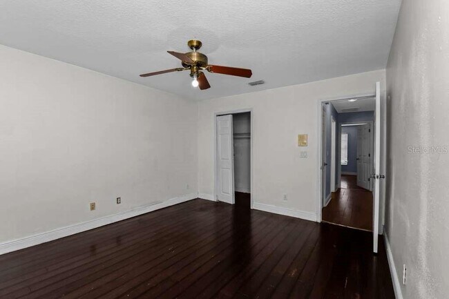 Building Photo - 2396 Nightingale Ln