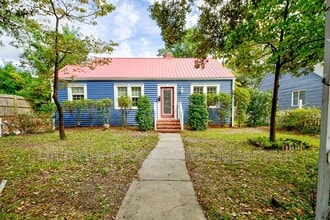 Building Photo - 2113 Jackson St