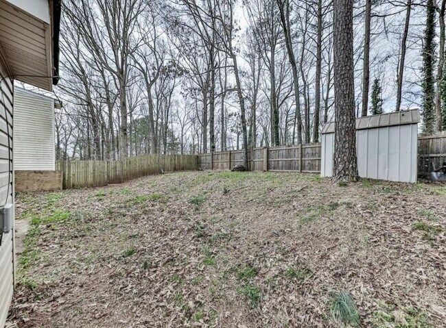 Building Photo - 4925 Farmstead Ct NE