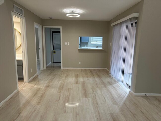 Building Photo - 3100 Walnut Bend Ln