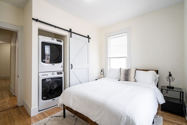 Building Photo - 4Bdrm Upper Flat of Eastside Duplex Fully ...