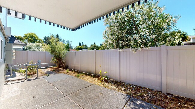 Building Photo - 1004 Ignacio Blvd