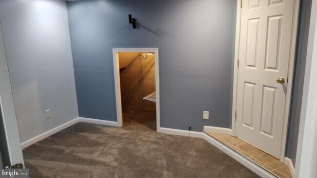 Building Photo - 442 Darby Ln