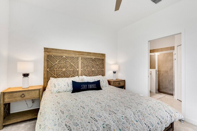 Building Photo - 16020 Sunny Day Dr