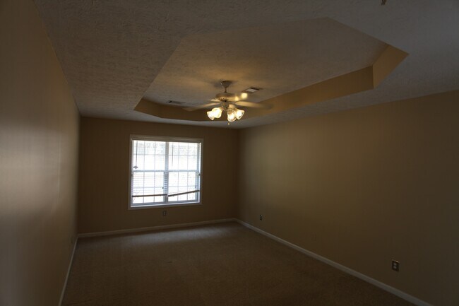 Building Photo - Beautiful 4-Bedroom, 3-Bath Home with Gara...