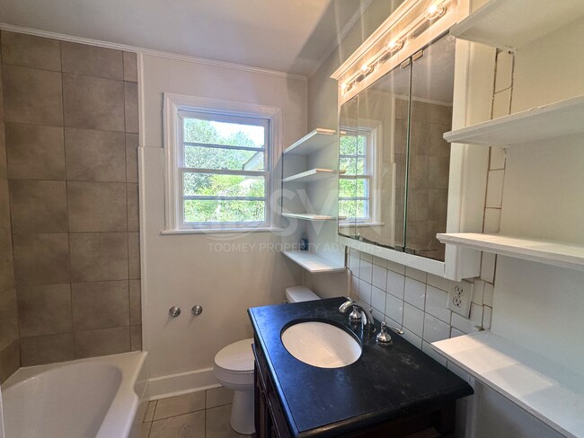 Building Photo - 5207 Azalea Cir S