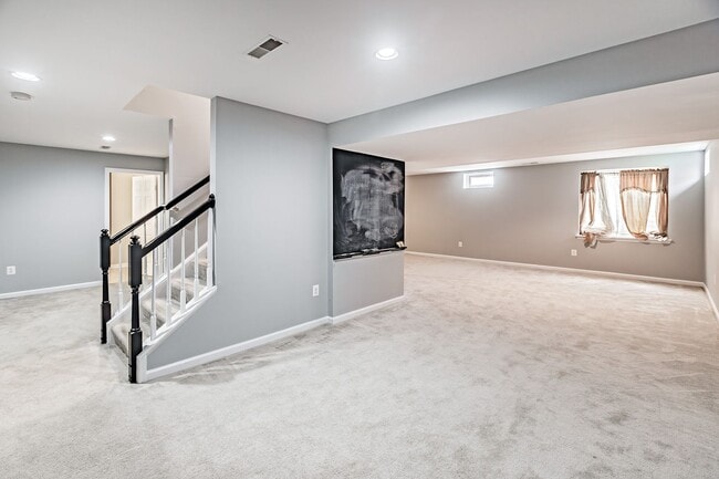 Building Photo - 917 Benalli Dr