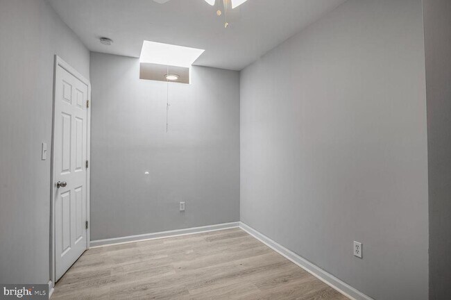 Building Photo - 1684 Darley Ave