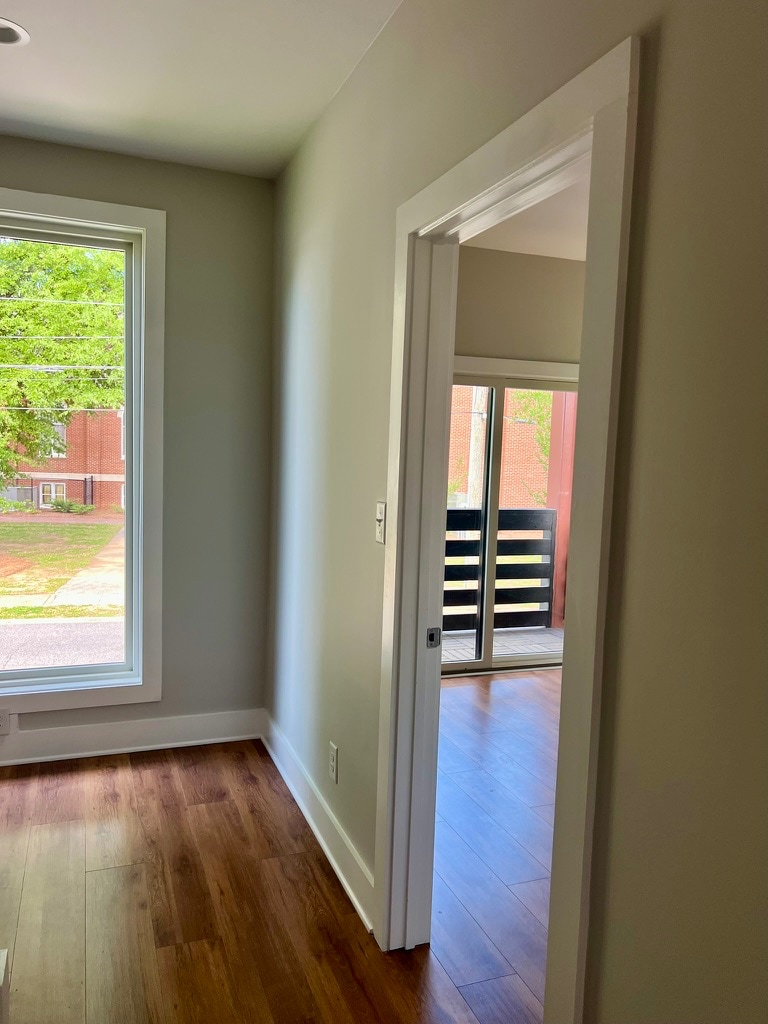 Building Photo - Room in House on S Webb St