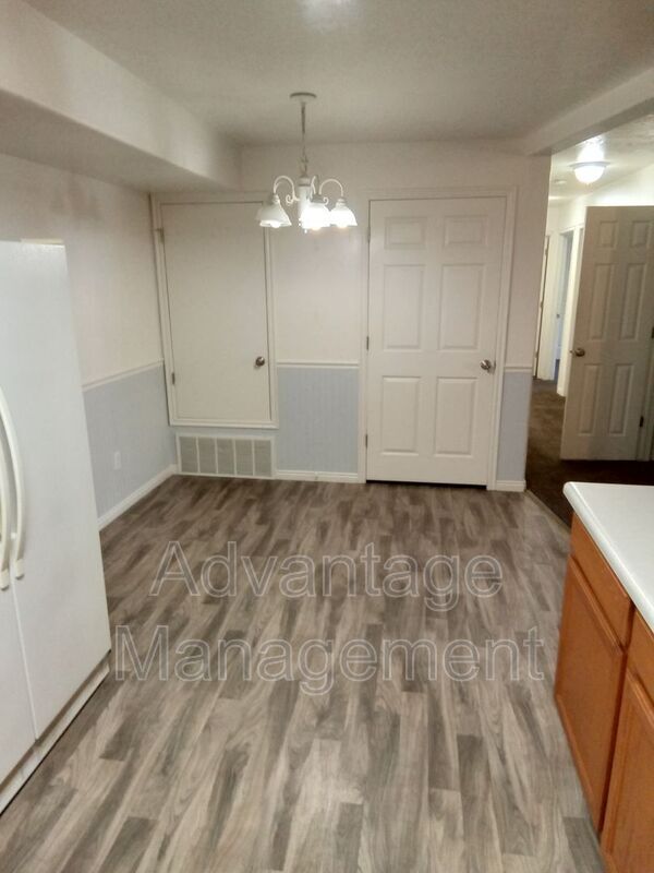 Building Photo - 8083 N Ridge Loop E