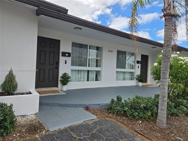 Primary Photo - 2130 NE 56th St