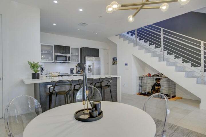 Building Photo - 1045 NE 18th Ave