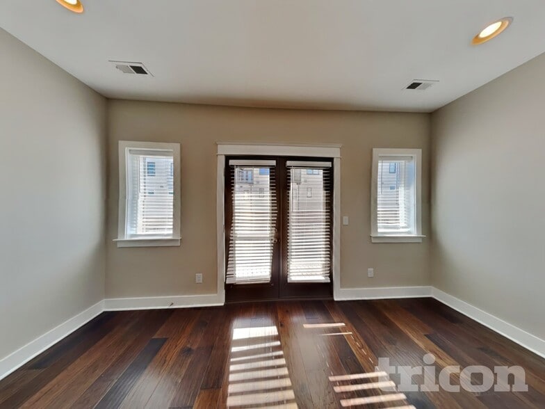 Building Photo - 6817 Charlotte Pike