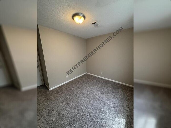 Building Photo - 1001 Ferrell Dr