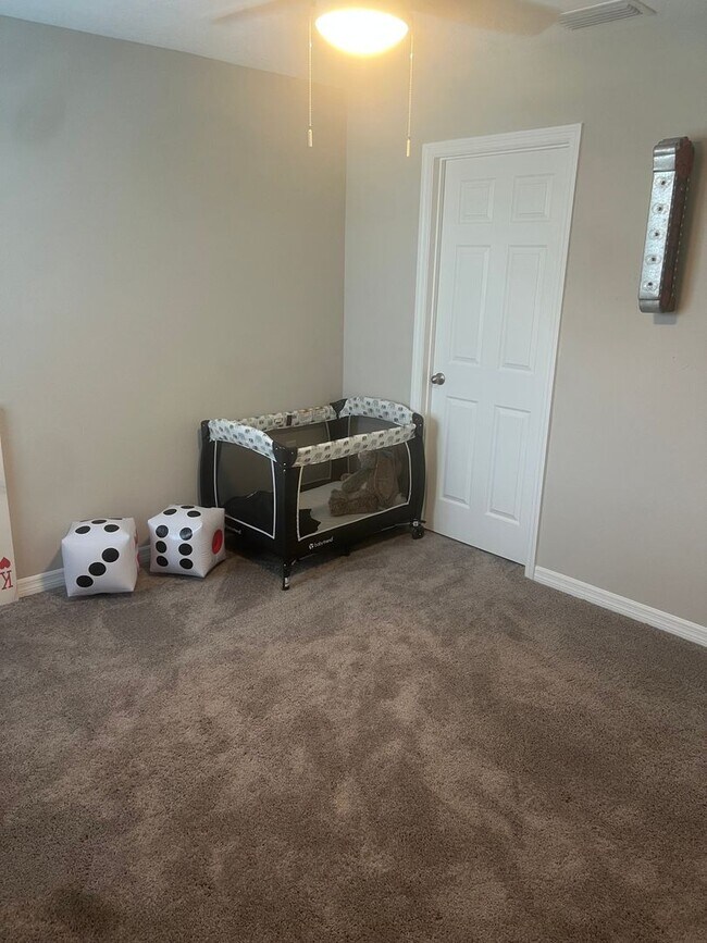 Building Photo - Spacious 5BR House in Winter Haven