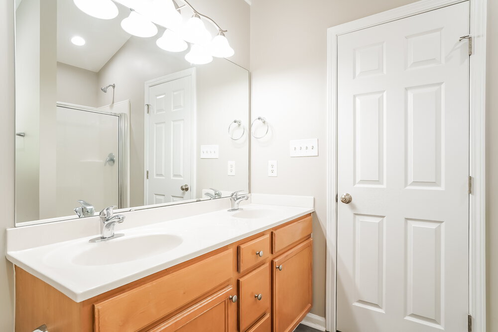 Building Photo - 8137 Marshall Brae Dr