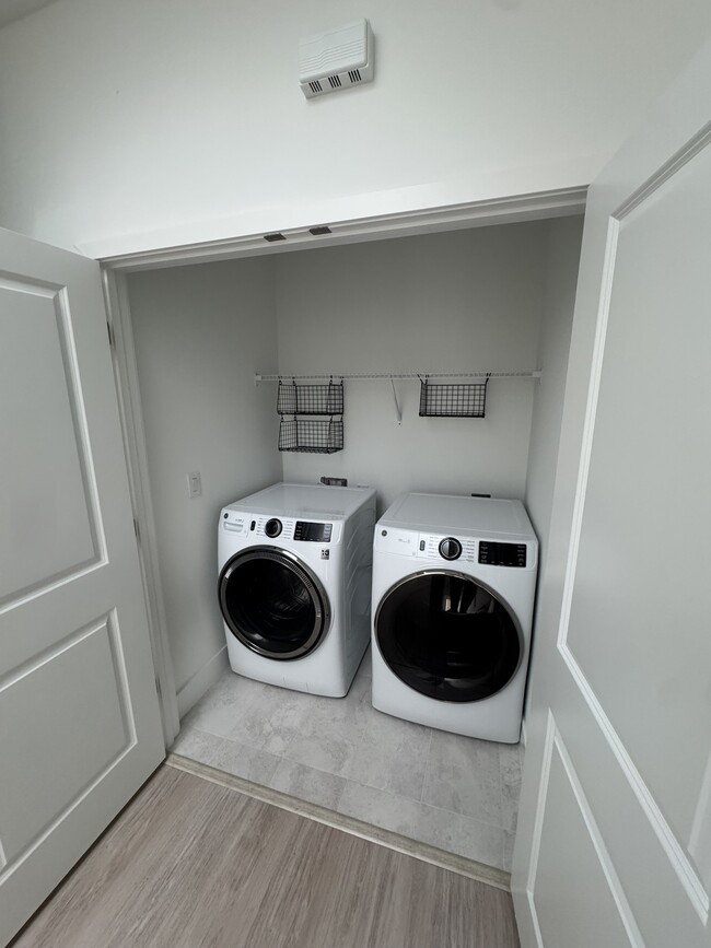 Third floor laundry room - 2506 W Cleveland St