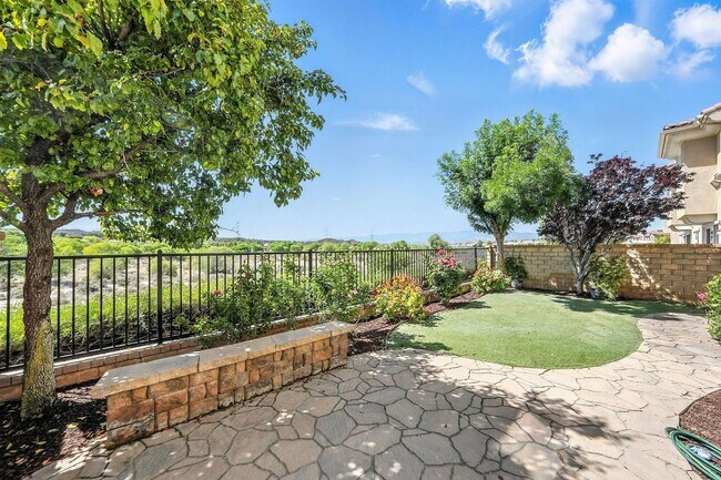 Building Photo - GORGEOUS 4+3 in Copperhill Area