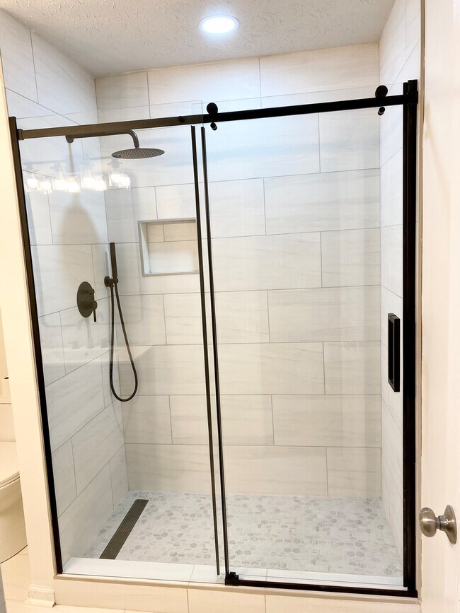 Building Photo - 6054 Lights Ferry Rd