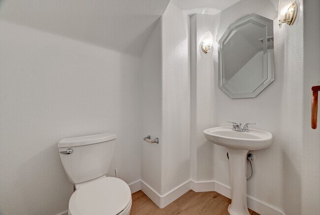 Building Photo - Spacious 5-Bedroom Retreat with Dual Firep...