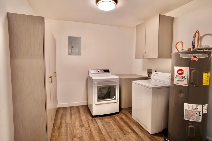 Laundry - 1728 E Laguna Dr