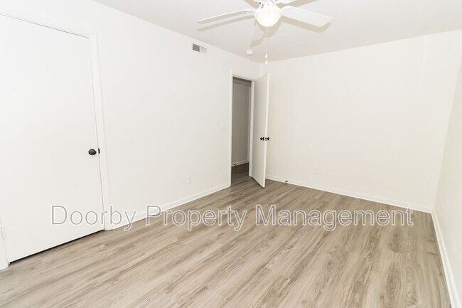 Building Photo - 513 Donaldson Rd