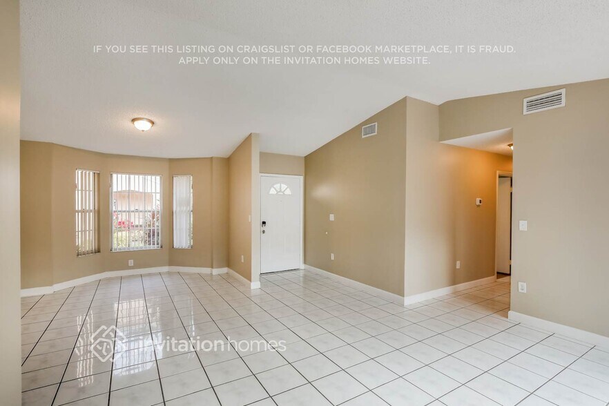 Building Photo - 10111 NW 57th Terrace